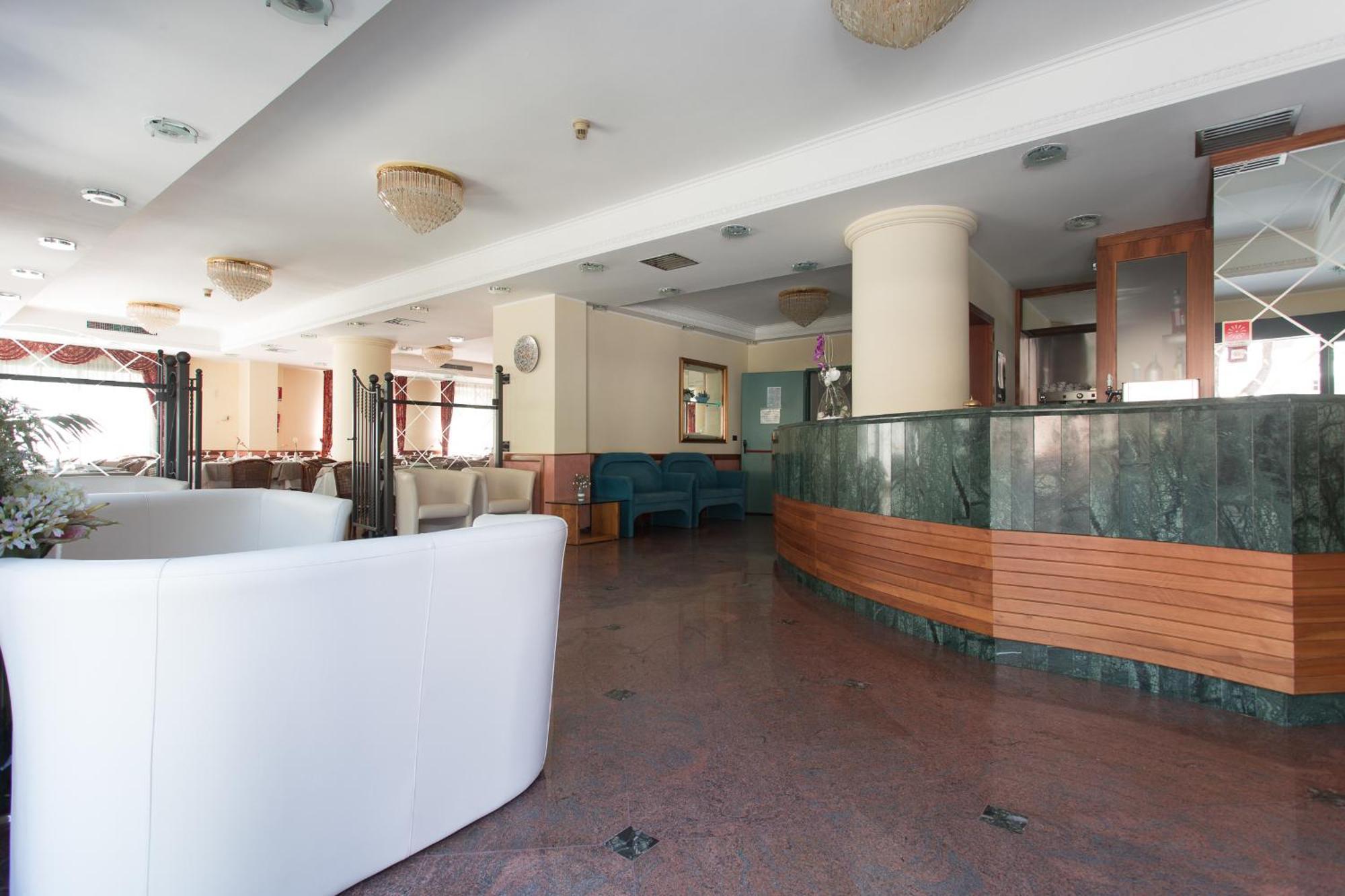 Hotel Zeus Cesenatico Kültér fotó
