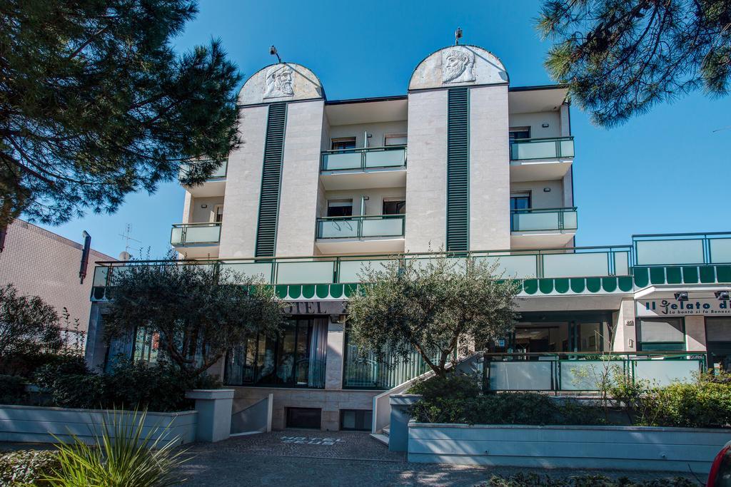 Hotel Zeus Cesenatico Kültér fotó