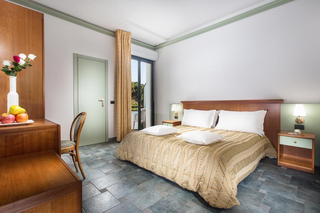 Hotel Zeus Cesenatico Szoba fotó